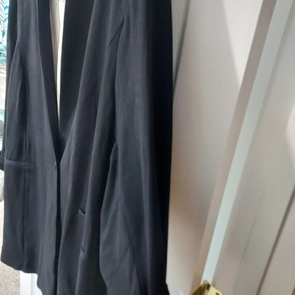NWT Torrid Black Ponte Collarless Blazer in Size 6 / 30 - Picture 9 of 14
